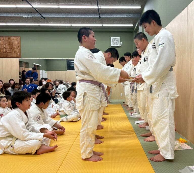 令和7年度卒団式